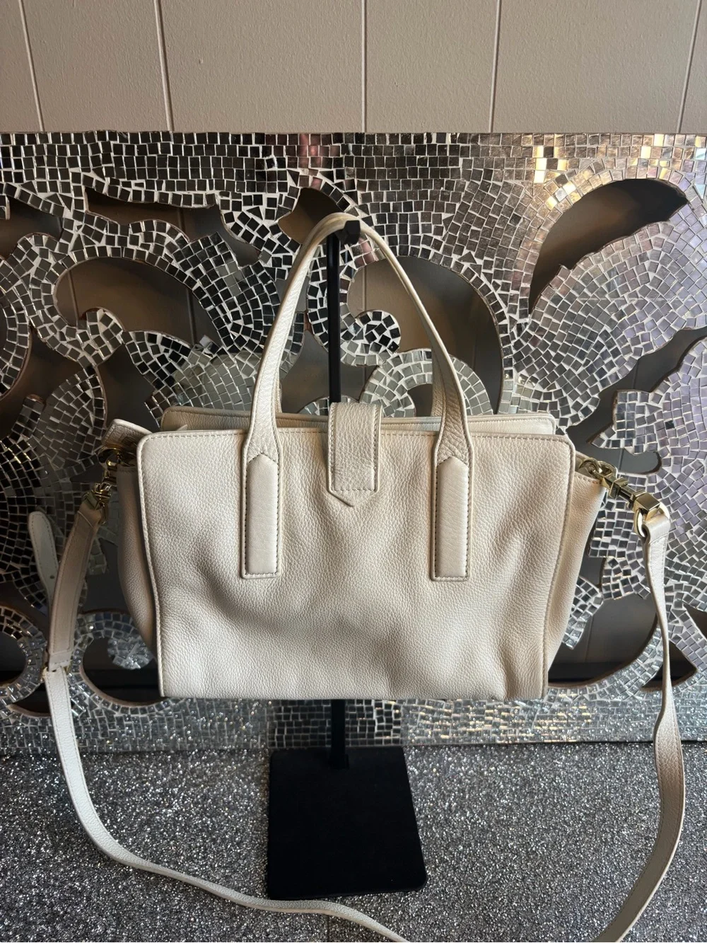 ⭐️Tory Burch Cream Pebbled Leather Satchel with Crossbody Strap